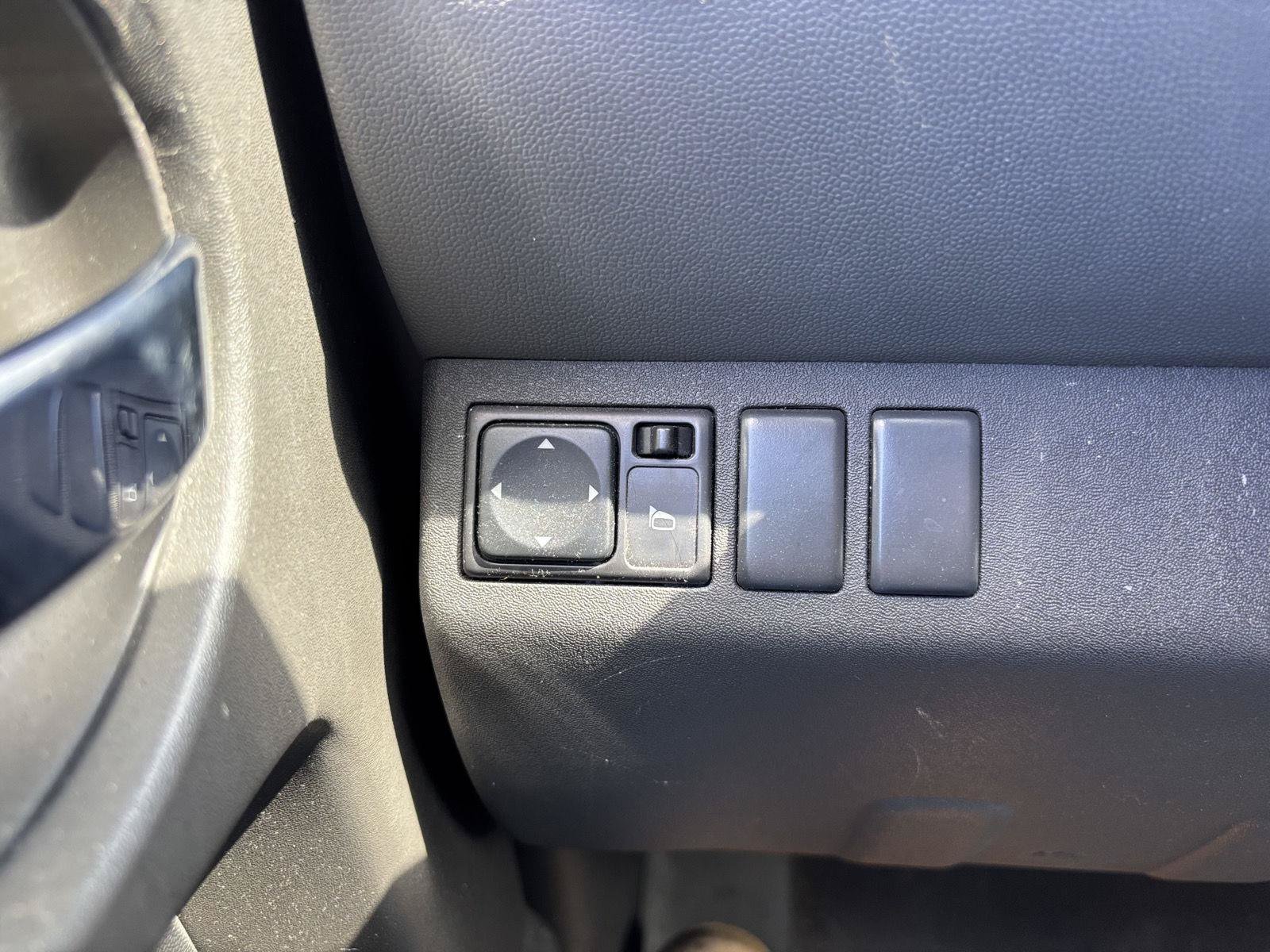 Used 2010 Nissan Xterra S AWD/4WD image 8