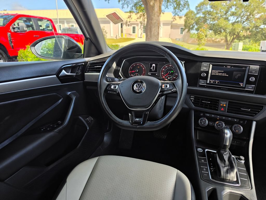 Used 2021 Volkswagen Jetta R-Line w/ R-Line Cold Weather Package FWD image 9