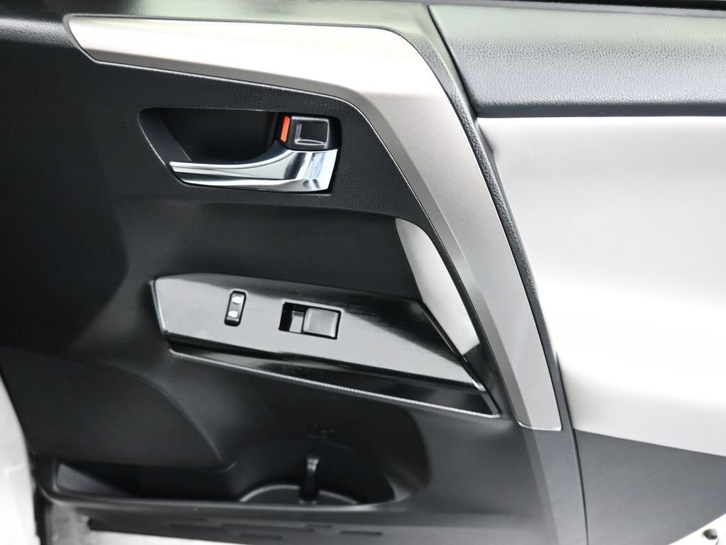 Used 2018 Toyota RAV4 Limited image 43