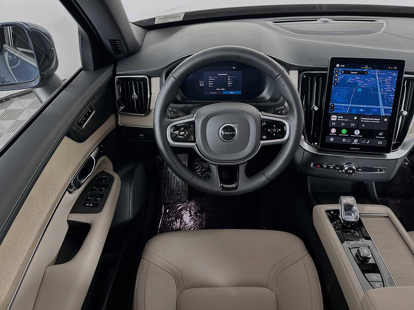 Used 2025 Volvo XC90 B6 Plus w/ Protection Package Premier image 21