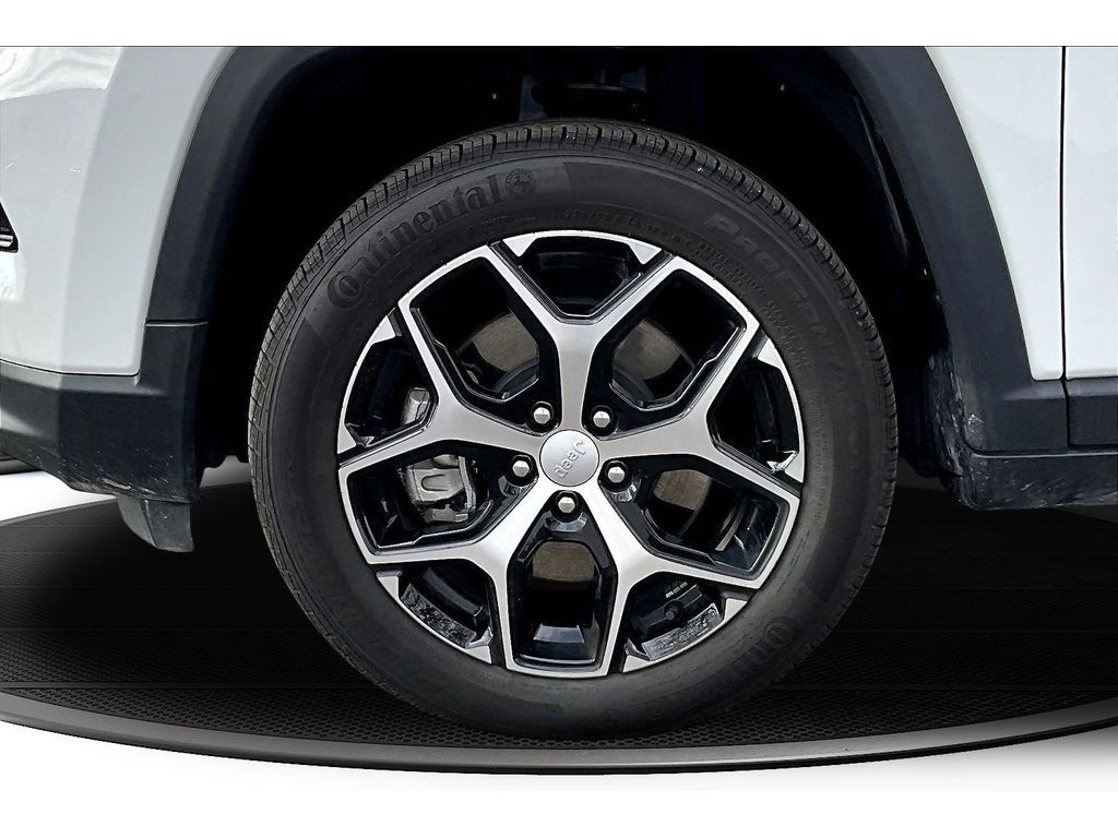 Certified 2024 Jeep Compass Limited image 10