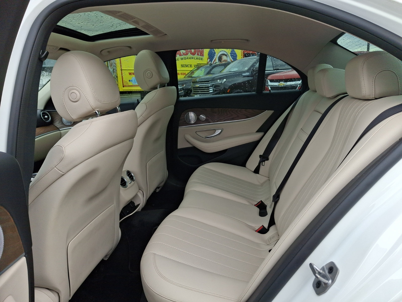Used 2020 Mercedes-Benz E 350 4MATIC Sedan image 10