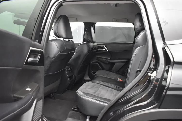 Used 2024 Mitsubishi Outlander Ralliart AWD/4WD image 15