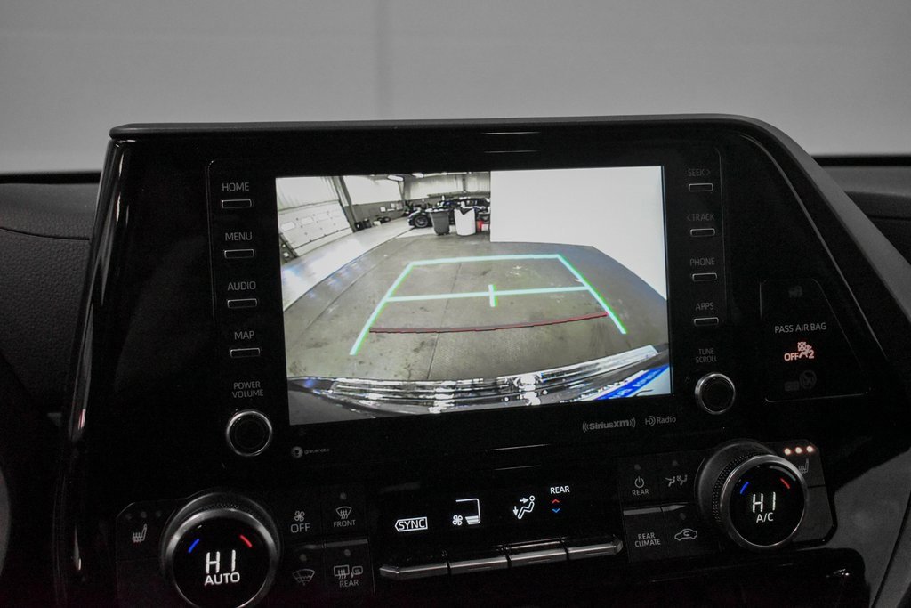 Used 2022 Toyota Highlander XLE image 16