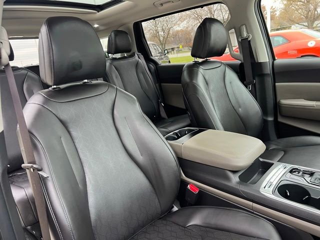 Used 2025 Kia Carnival SX image 15