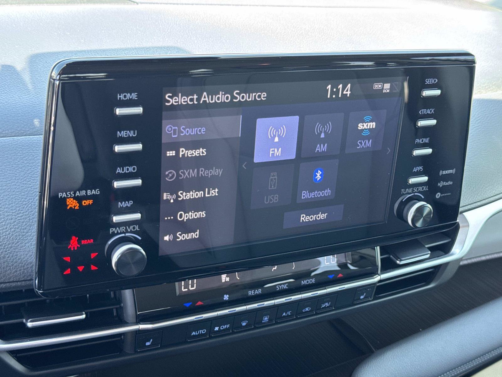 Used 2022 Toyota Sienna XLE FWD image 15