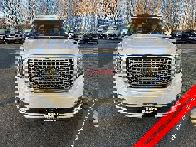 Used 2017 GMC Yukon Denali w/ Open Road Package image 3