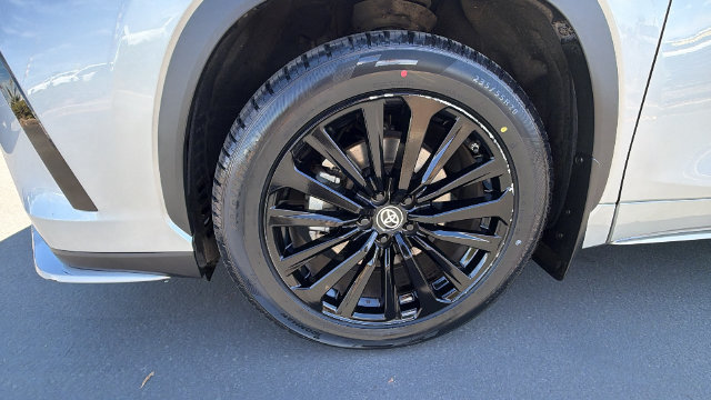 Used 2023 Toyota Highlander XSE AWD/4WD image 10