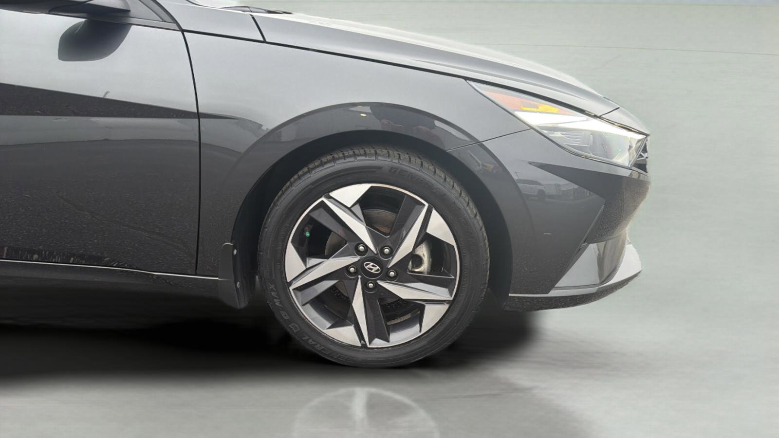 Used 2023 Hyundai Elantra SEL w/ Convenience Package image 10