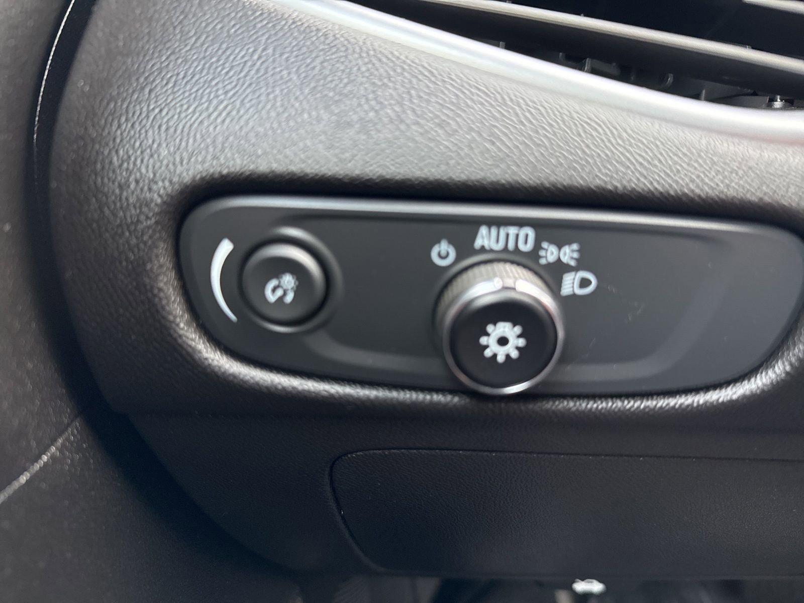 Used 2023 Chevrolet Malibu LT image 11