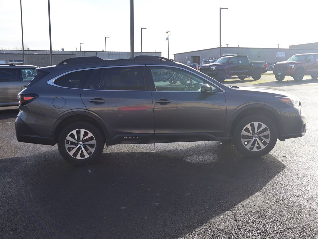 Used 2021 Subaru Outback Premium image 7