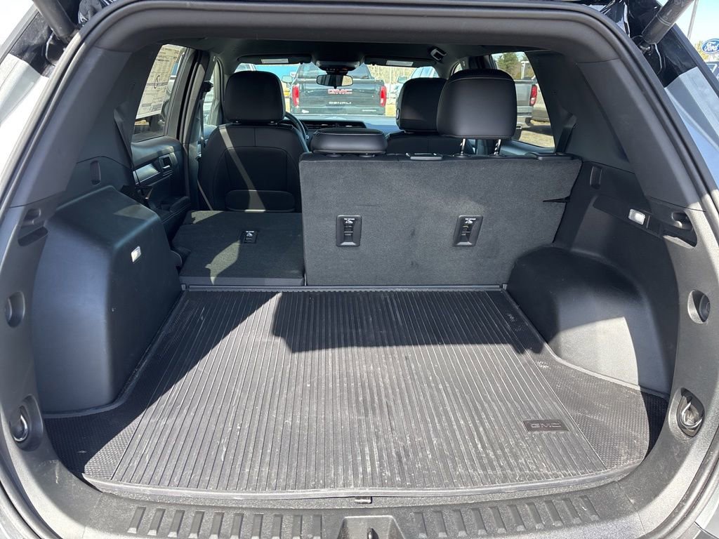 Used 2026 GMC Terrain Elevation w/ Elevation Premium Package image 16