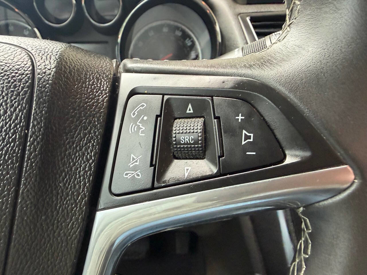 Used 2014 Buick Encore FWD image 18