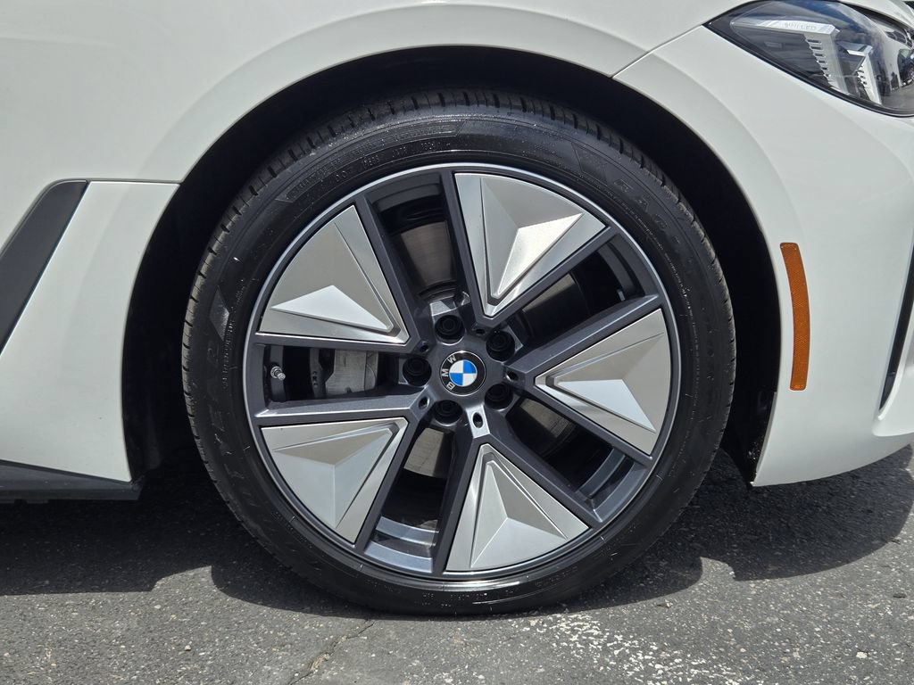 Certified 2025 BMW i4 xDrive40i AWD/4WD image 11