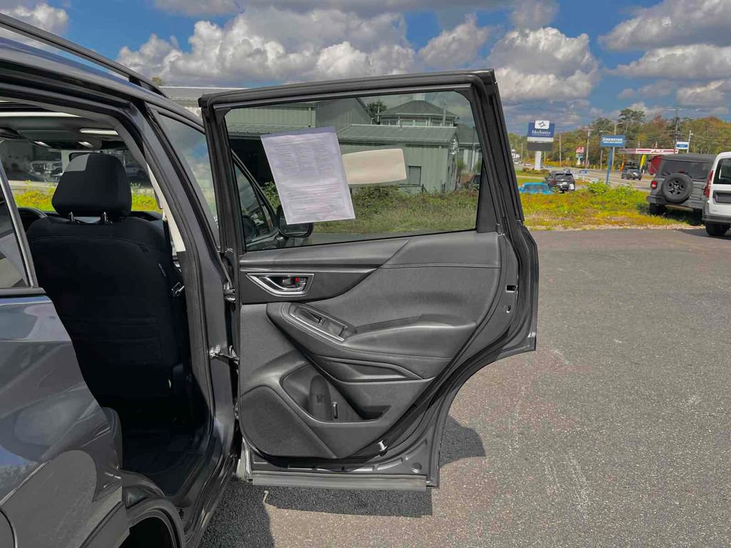 Used 2023 Subaru Forester Premium image 19