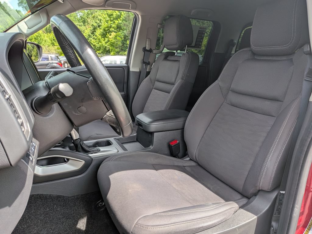Used 2022 Nissan Frontier SV AWD/4WD image 12