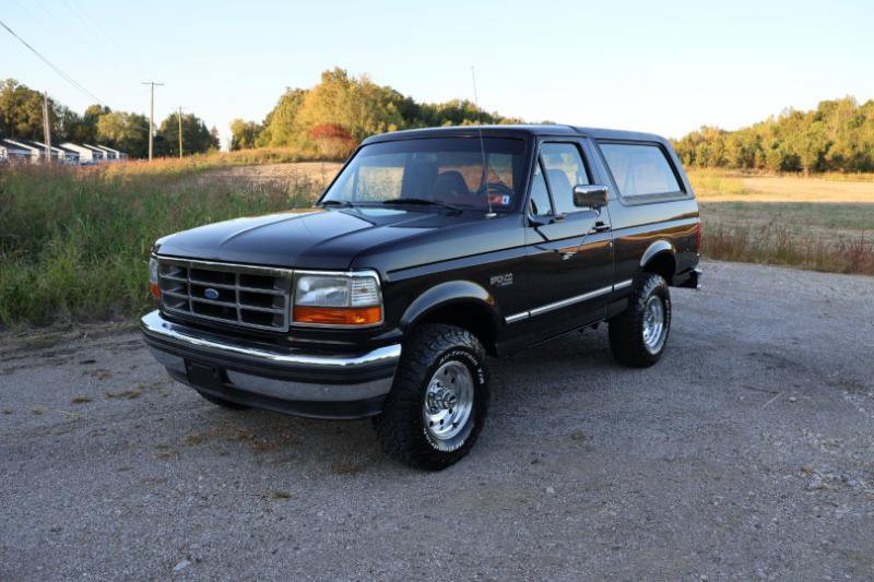 Used 1995 Ford Bronco XLT AWD/4WD image 3