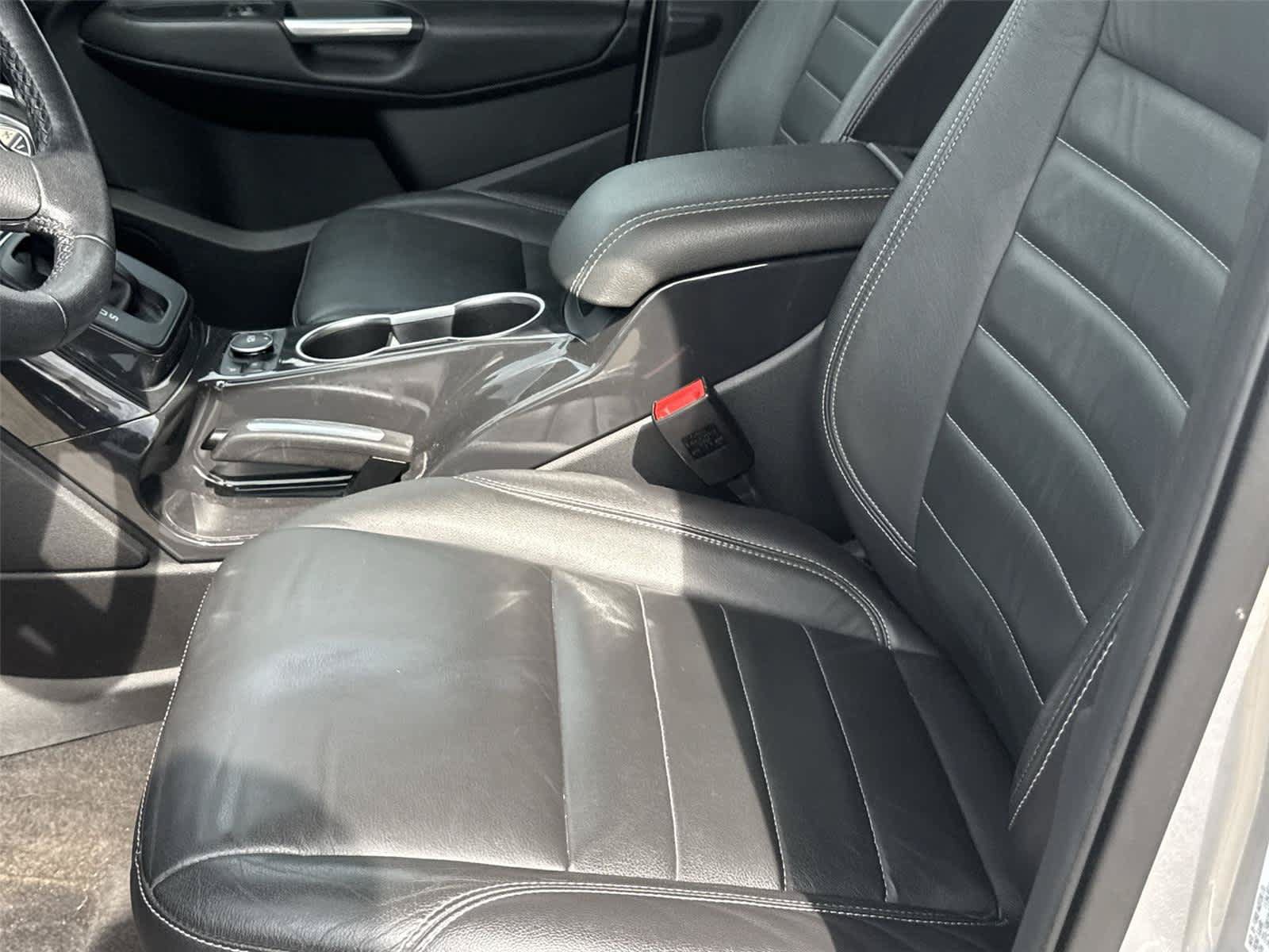 Used 2016 Ford Escape Titanium AWD/4WD image 12