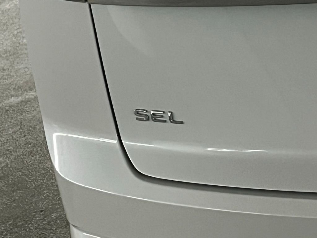 New 2026 Volkswagen Atlas Cross Sport SEL Premium R-Line image 37