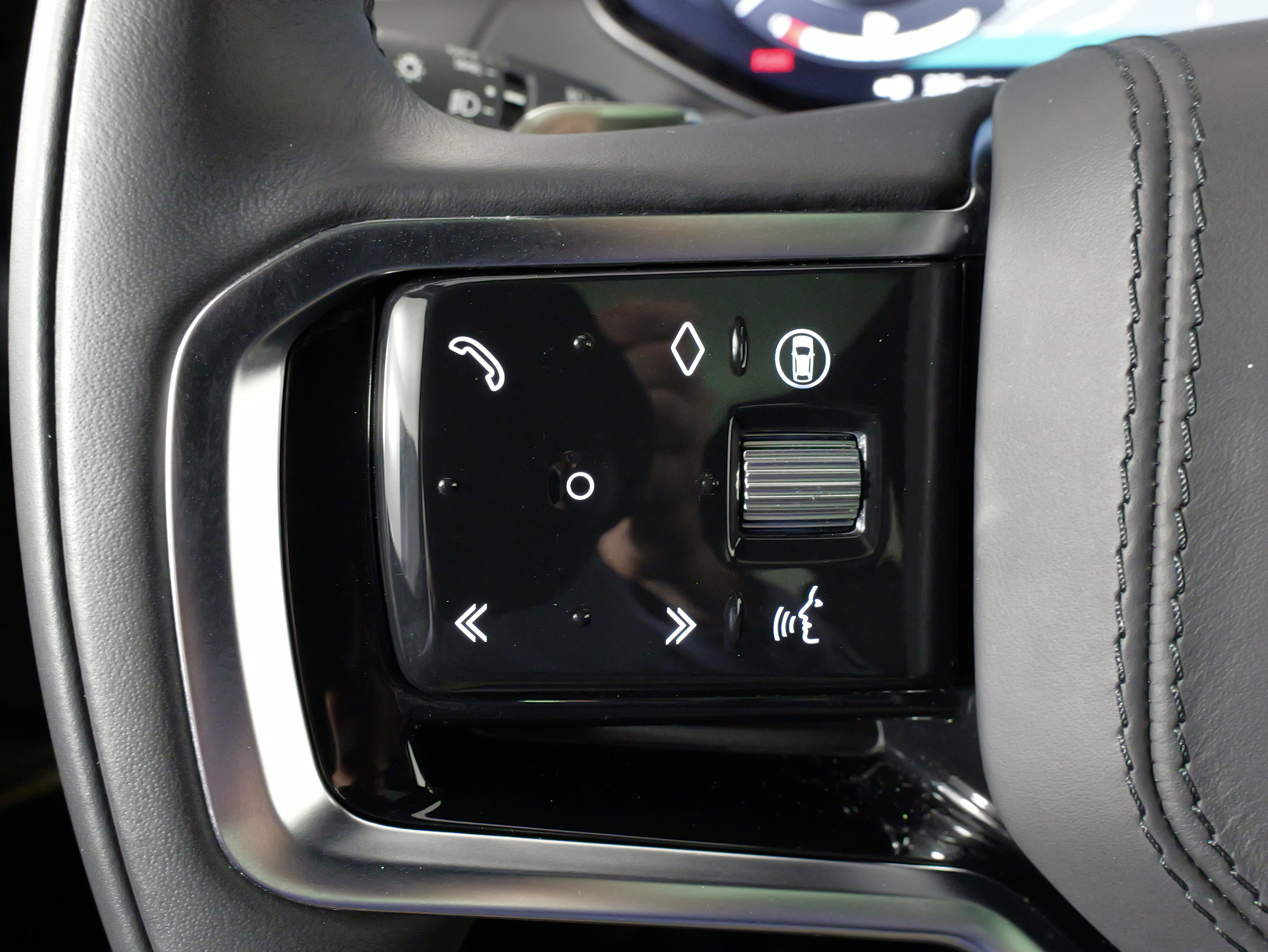 Used 2025 Land Rover Range Rover Sport SE image 39