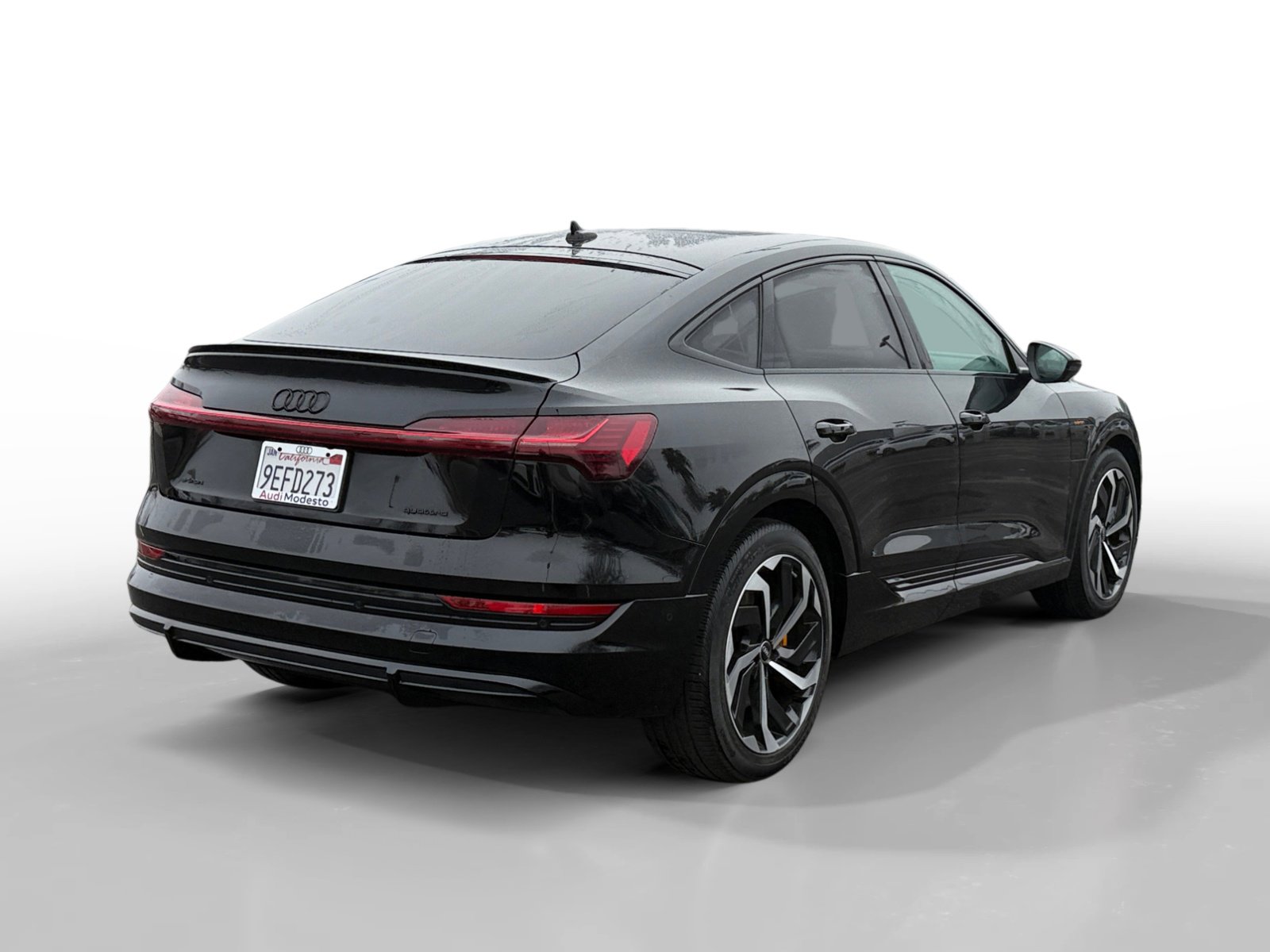 Used 2023 Audi e-tron Premium Plus w/ Premium Plus Package image 5