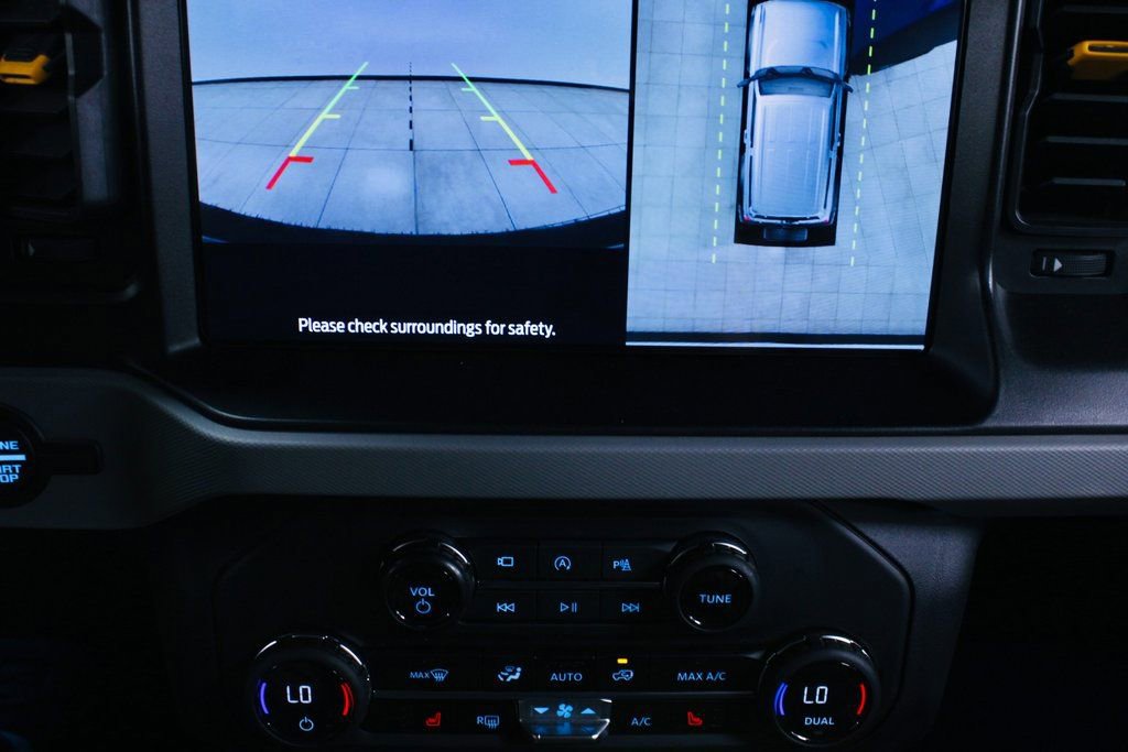 Used 2023 Ford Bronco Badlands image 16