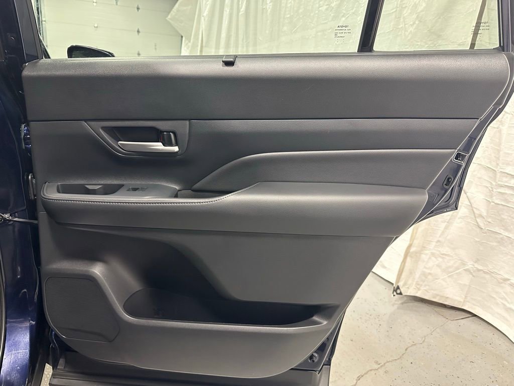 Used 2025 Toyota Grand Highlander AWD image 55