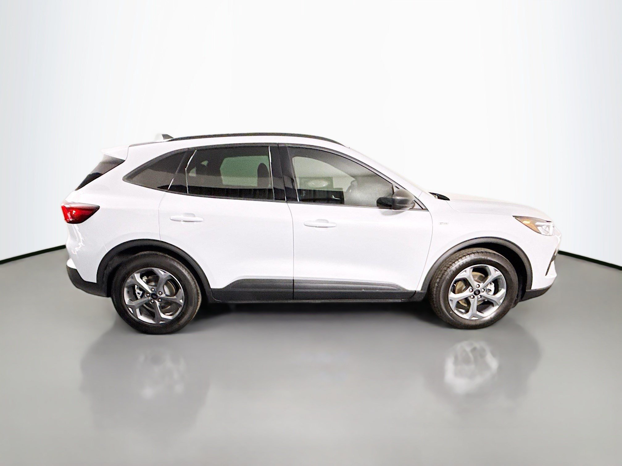 Used 2025 Ford Escape ST-Line w/ Tech Pack #1 FWD image 11