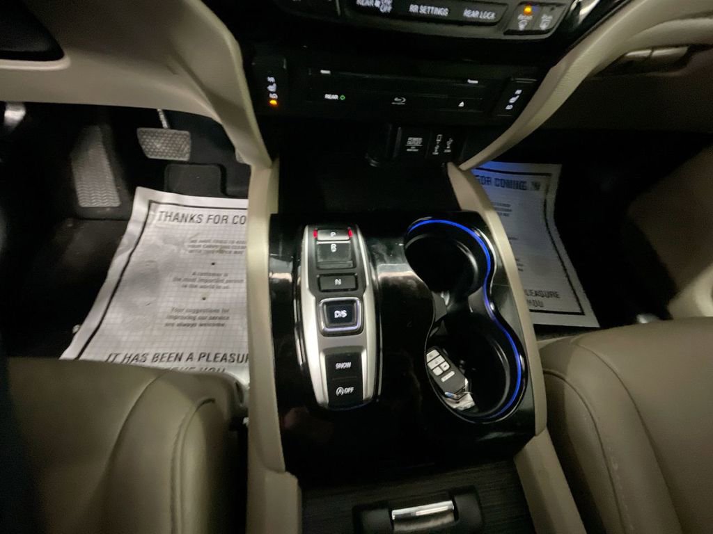 Used 2017 Honda Pilot Touring image 16
