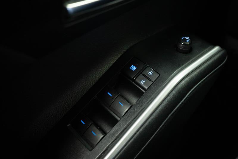 Used 2022 Toyota Highlander XLE FWD image 29