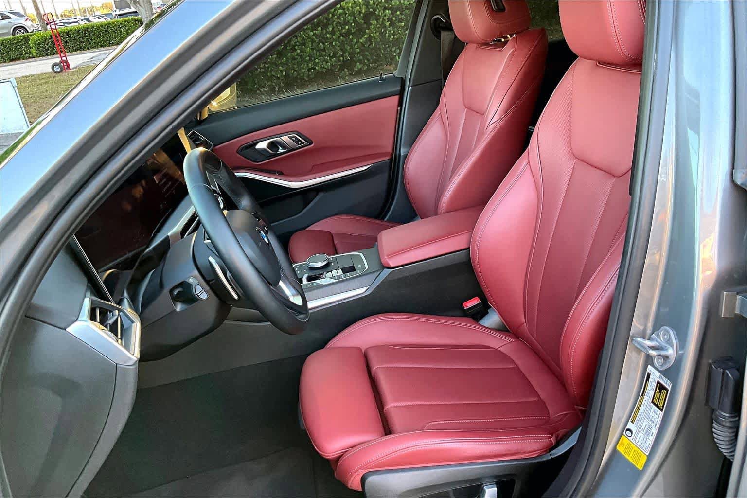 Used 2023 BMW 330i Sedan w/ Driving Assistance Package image 7