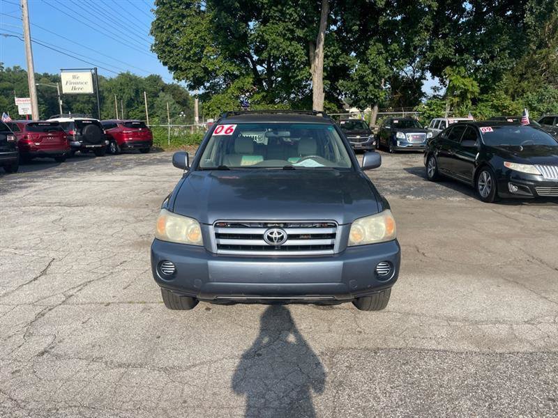 Used 2006 Toyota Highlander 2WD w/ 3rd Row image 2