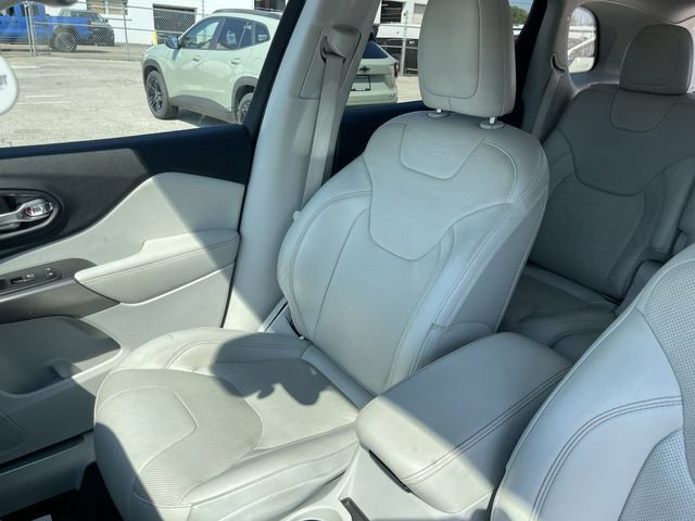 Used 2019 Jeep Cherokee Limited w/ Luxury Group AWD/4WD image 25