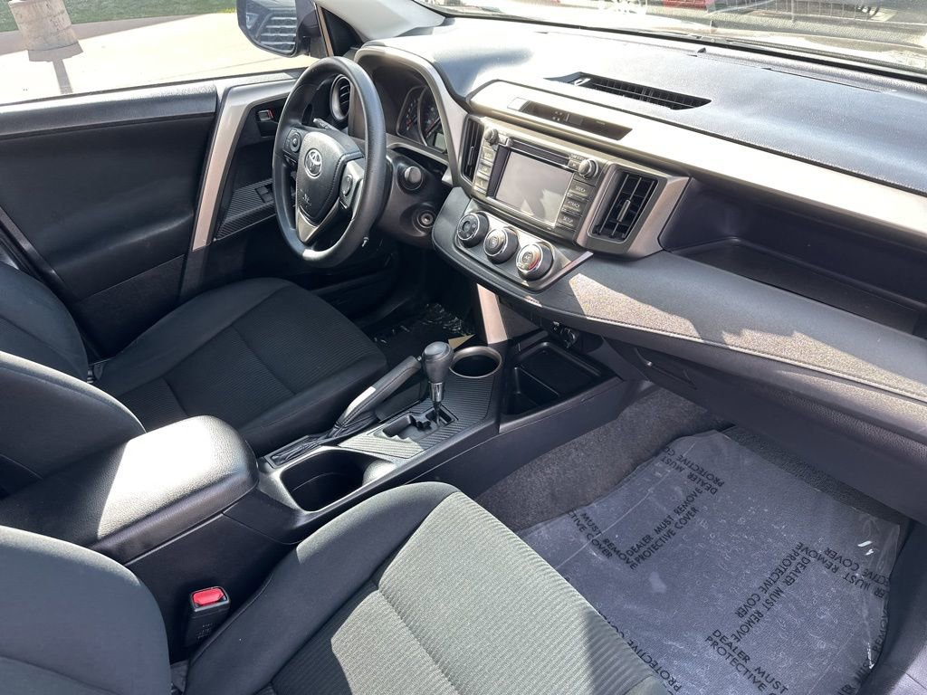 Used 2015 Toyota RAV4 LE image 29