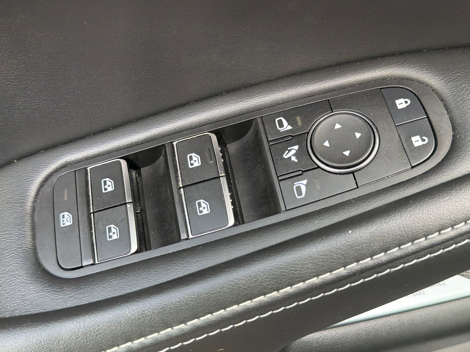 Used 2023 INFINITI QX60 Luxe w/ Performance Audio Package image 19