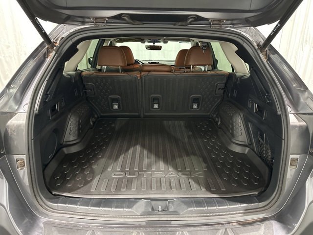 Used 2022 Subaru Outback Touring XT image 11