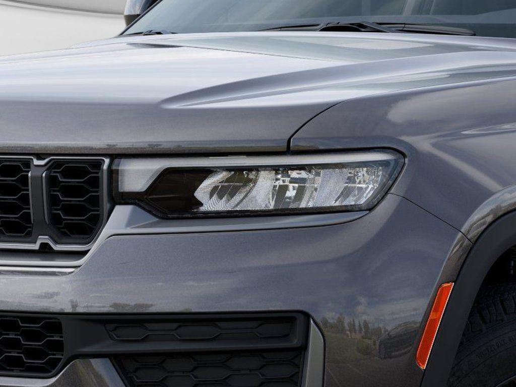 New 2026 Jeep Grand Cherokee Altitude AWD/4WD image 10
