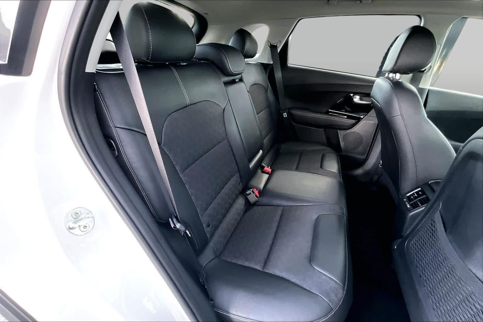 Used 2020 Kia Niro Touring FWD image 20