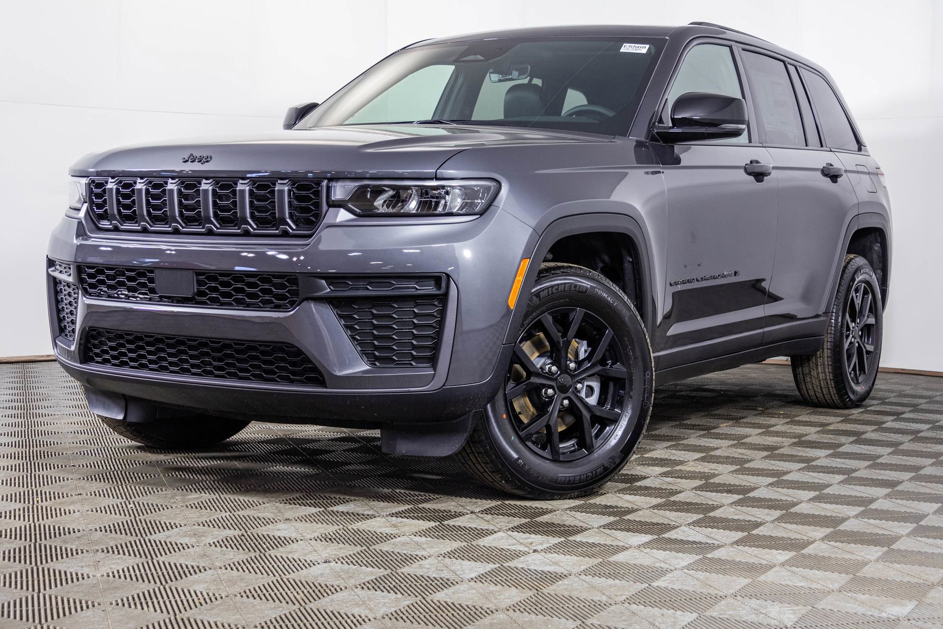 New 2026 Jeep Grand Cherokee Altitude image 2