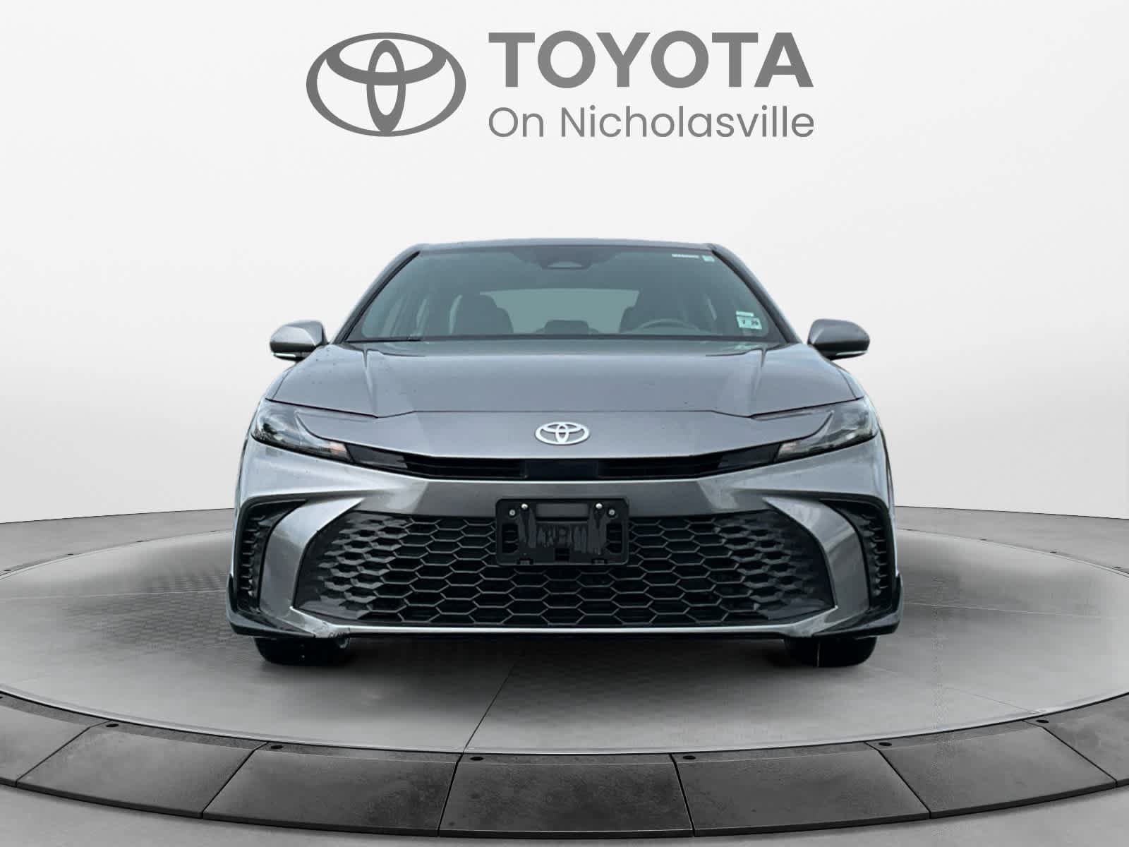 Used 2025 Toyota Camry SE FWD image 8