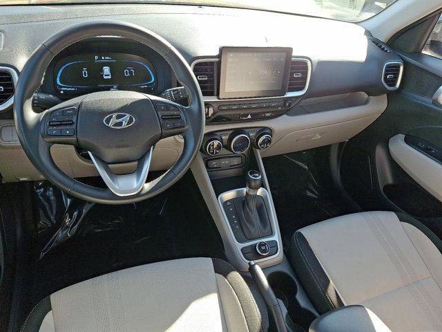 Certified 2024 Hyundai Venue SEL image 11