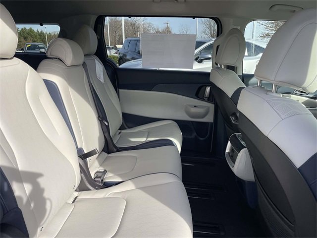 New 2026 Kia Carnival EX image 17