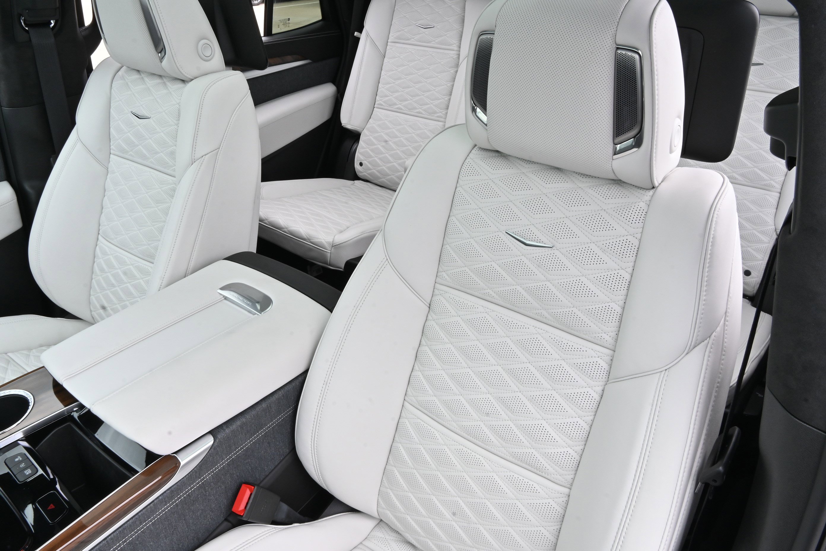 Used 2026 Cadillac Escalade Platinum Sport w/ LPO, ONYX Package image 12