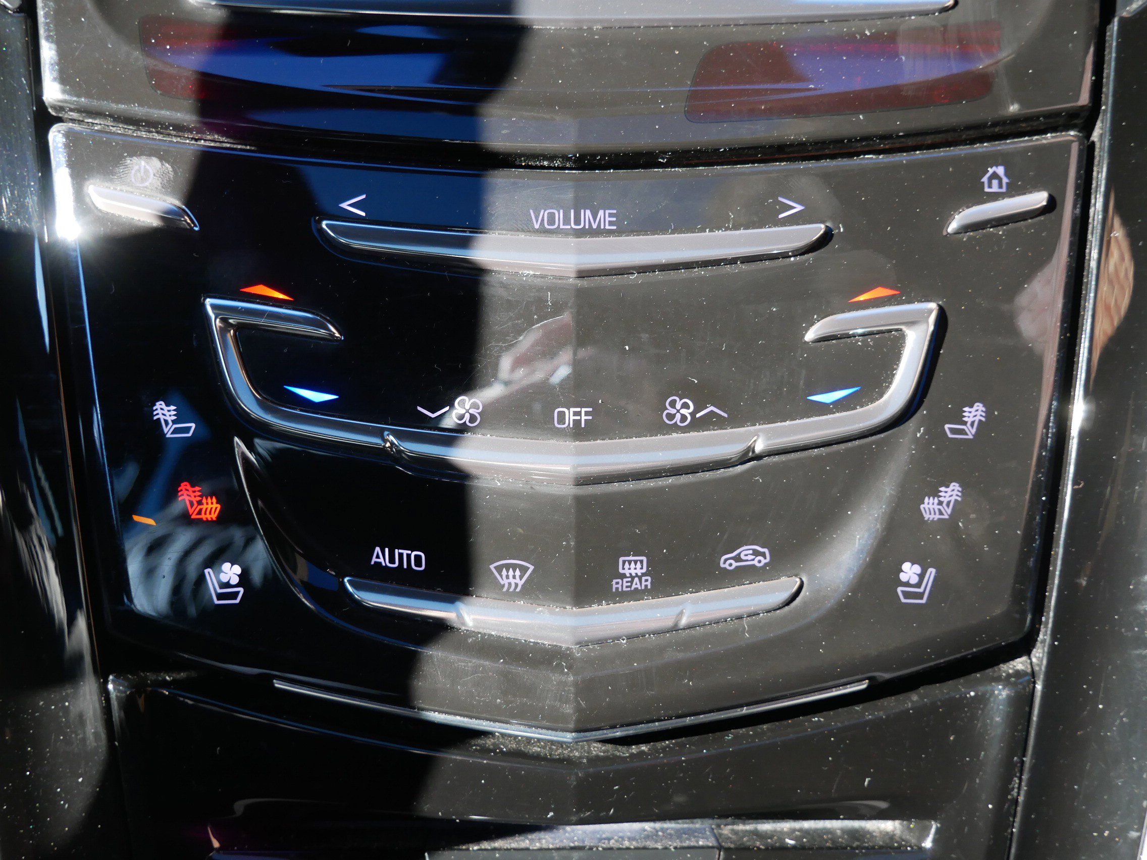 Used 2020 Cadillac Escalade Platinum image 19