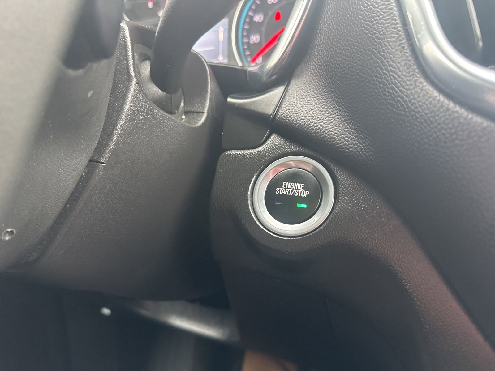 Used 2023 Chevrolet Equinox LT image 29