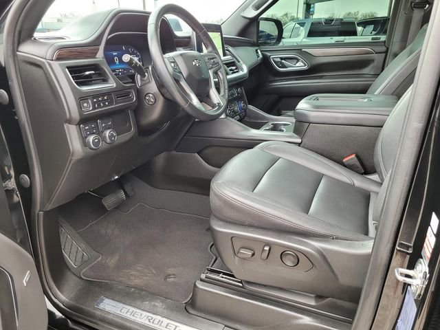 Certified 2023 Chevrolet Suburban Z71 w/ Luxury Package image 2