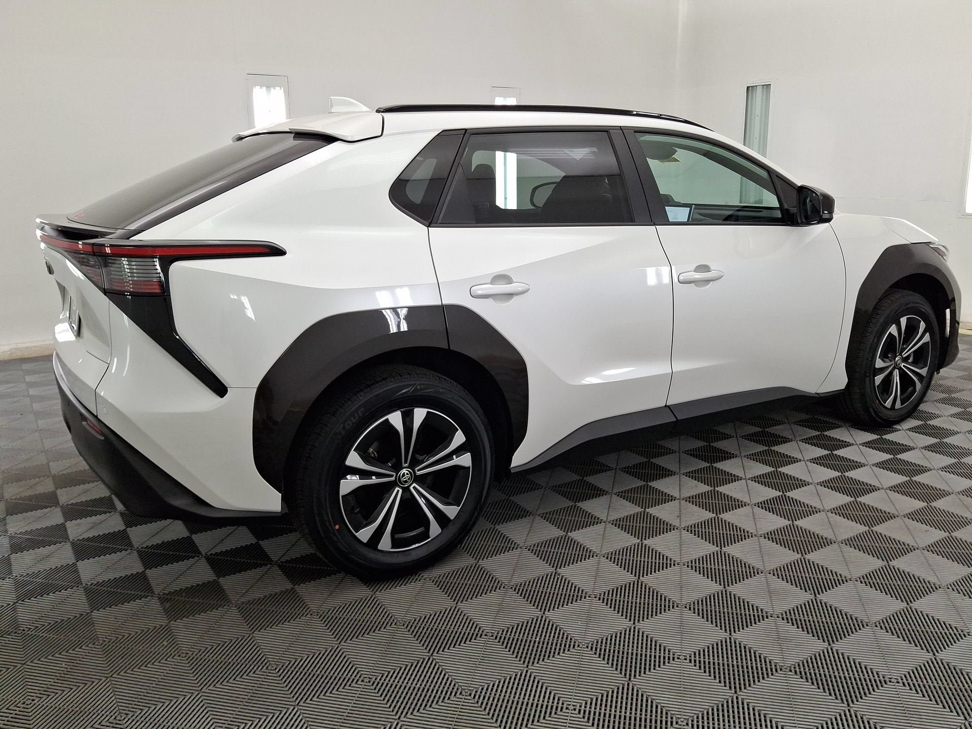 Certified 2024 Toyota bZ4X FWD image 25