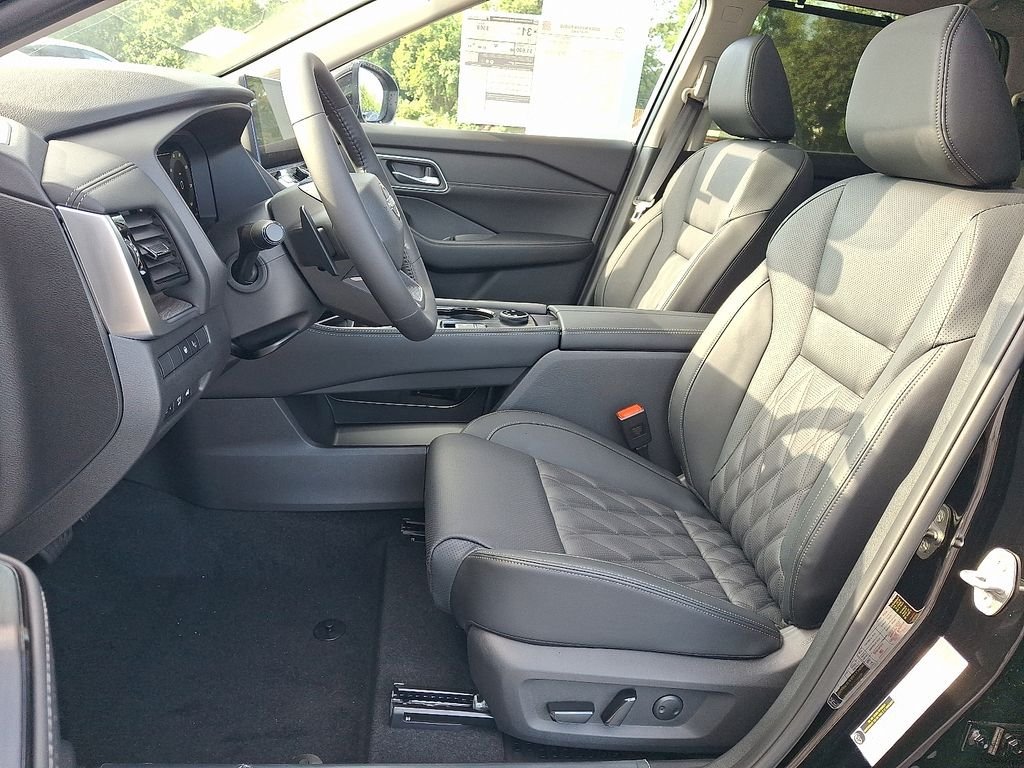 New 2026 Nissan Rogue Platinum AWD/4WD image 9