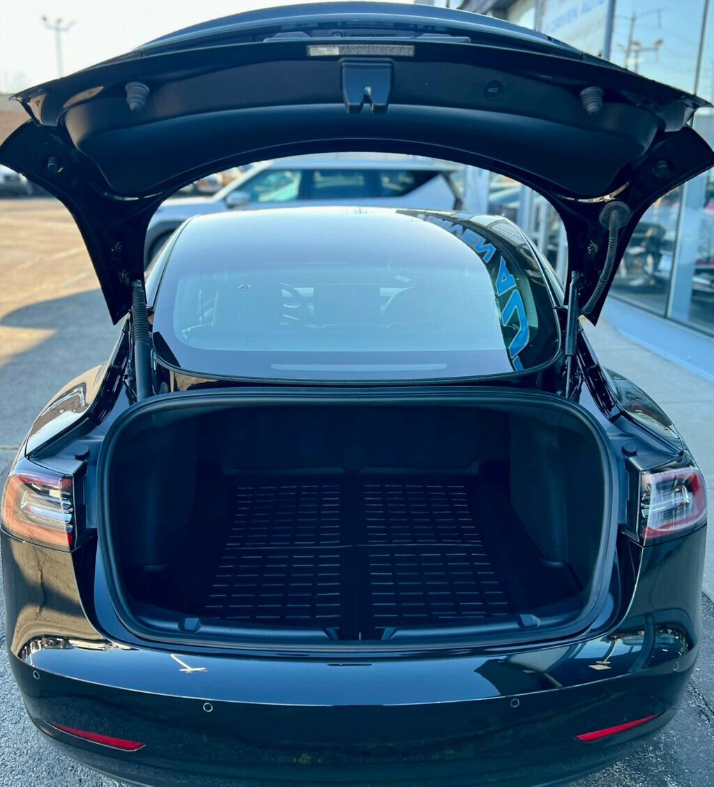 Used 2021 Tesla Model 3 Standard Range Plus image 8