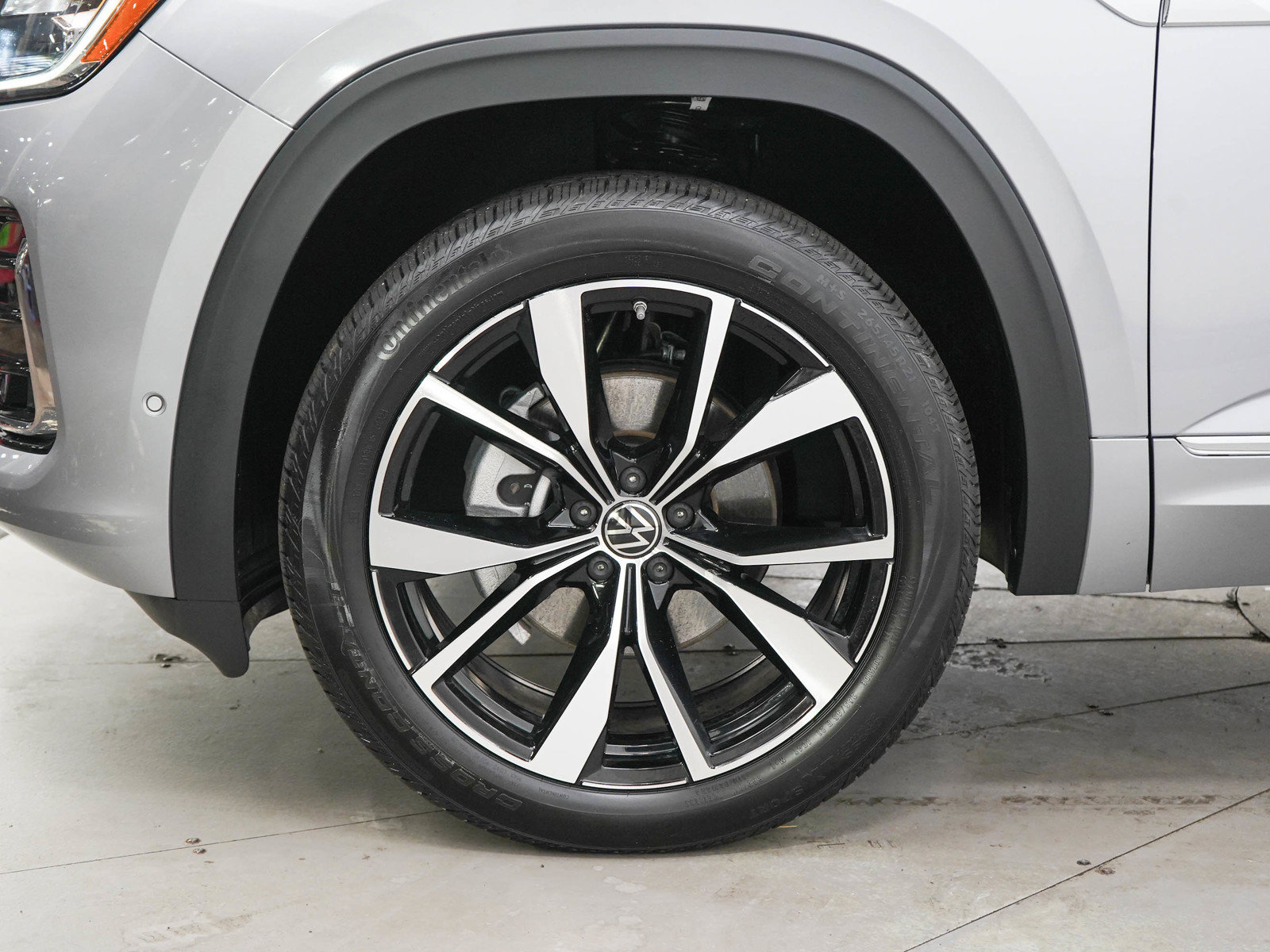 Used 2024 Volkswagen Atlas SEL Premium R-Line AWD/4WD image 29